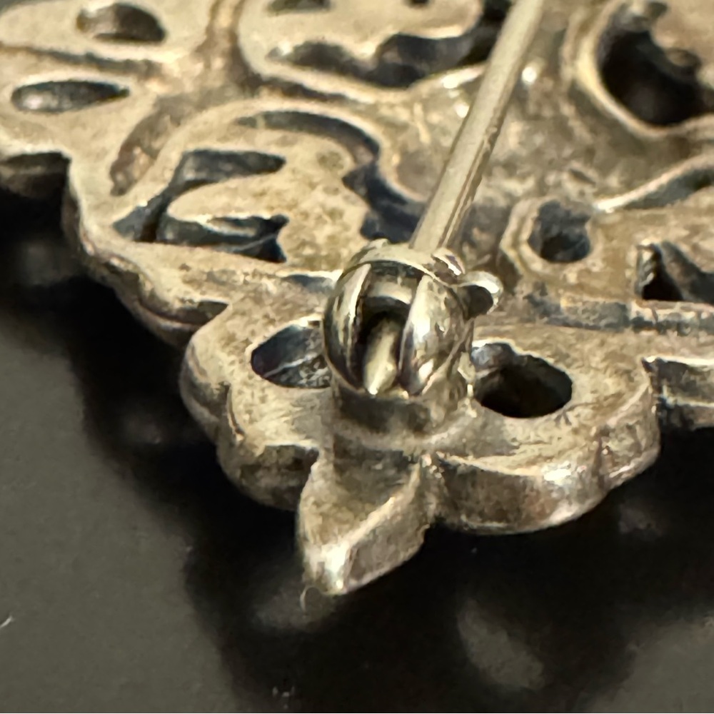 Vintage Sterling Silver Sacred Heart Cross Brooch - H&H - 925 - Picture 3 of 5